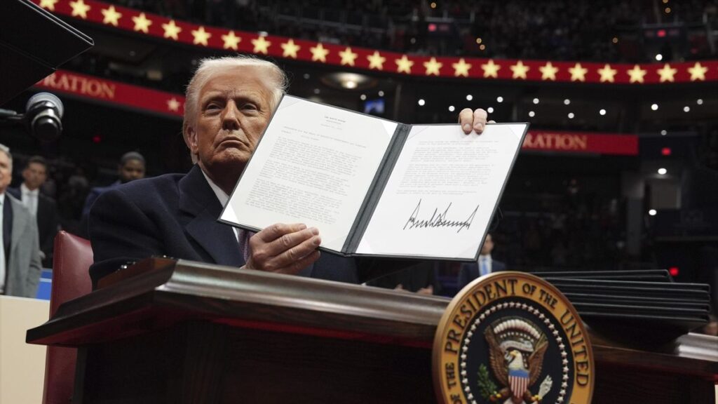 Trump's whirlwind of signatures? He cannot rule as a "dictator".