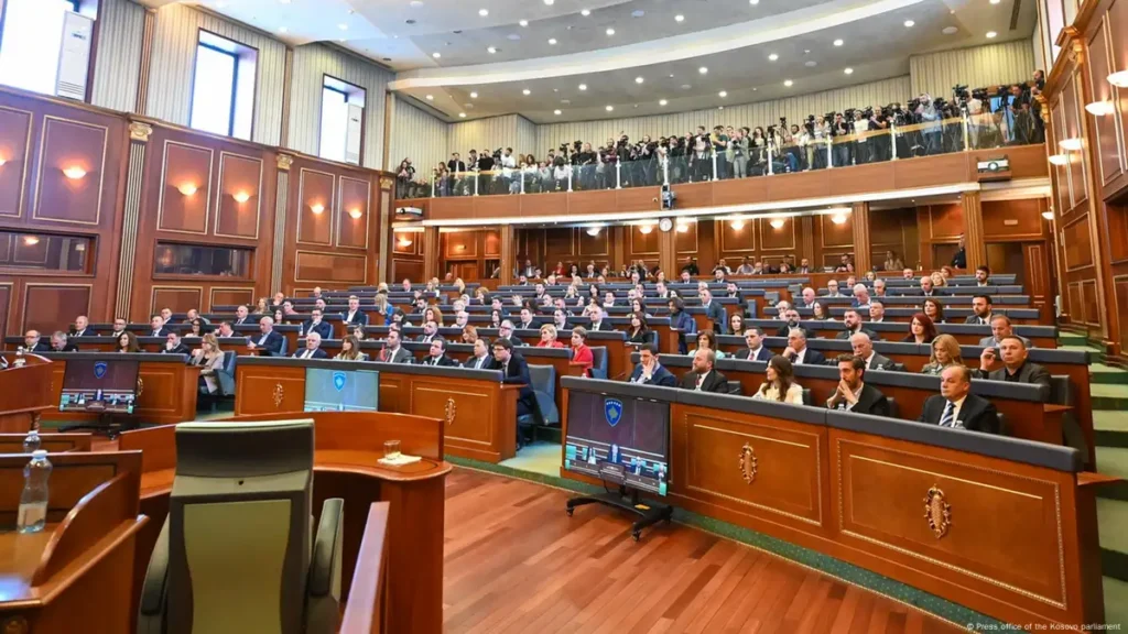 Kuvendi i Kosovës rrezikon sërish të bllokohet në përpjekjen për të konstituuar legjislaturën e re