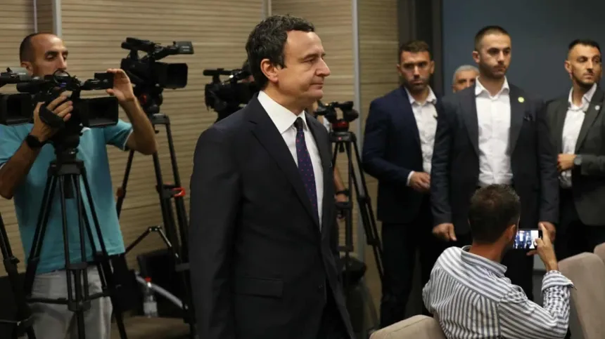 Kurti appears in court on the case of threat from social networks, two accused of intimidation