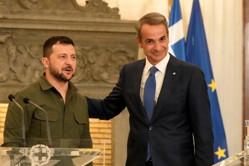 Zelensky in Athens on Sunday. Energy at the heart of the meeting with Mitsotakis