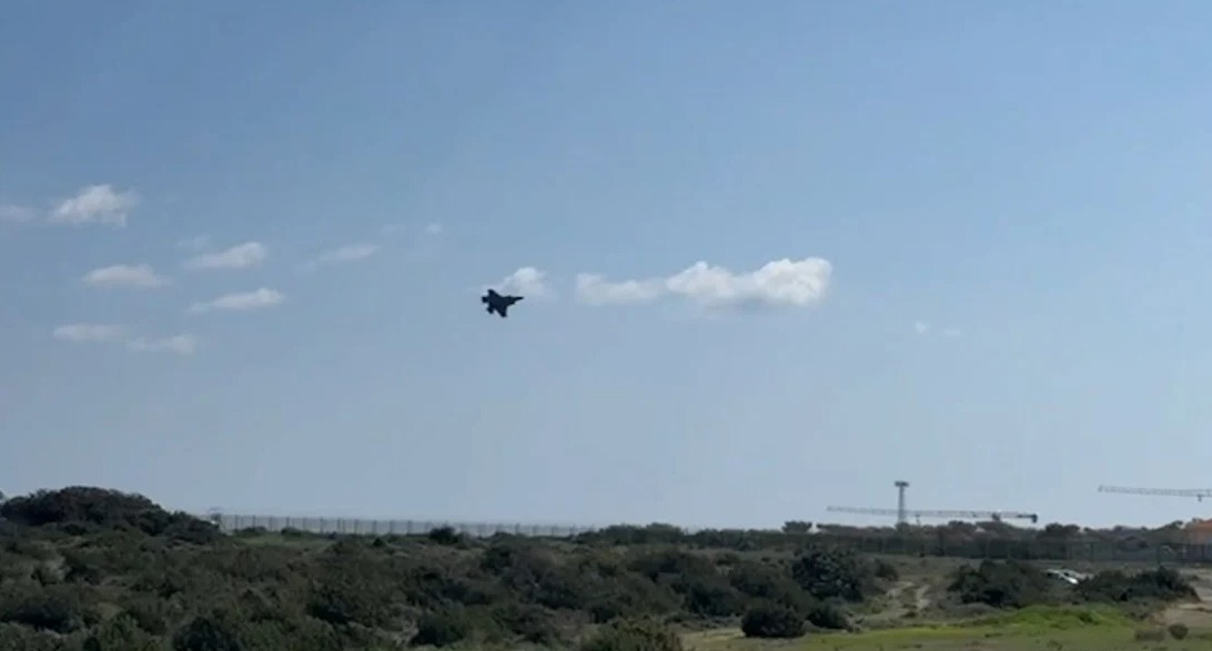 Air raid sirens sound again at the British military base in Cyprus, two drones are successfully captured. Greece sends two frigates and F16