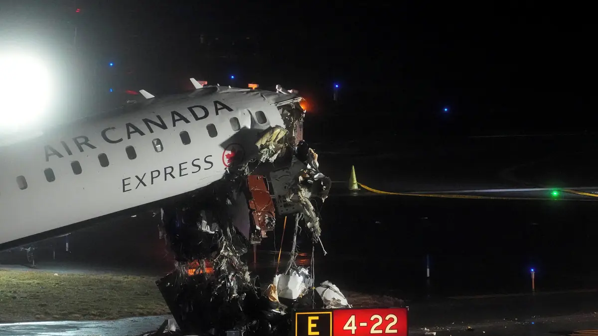 "Vehicle one, stop!" The tower allowed the firemen to cross the runway, but did not have time to stop them