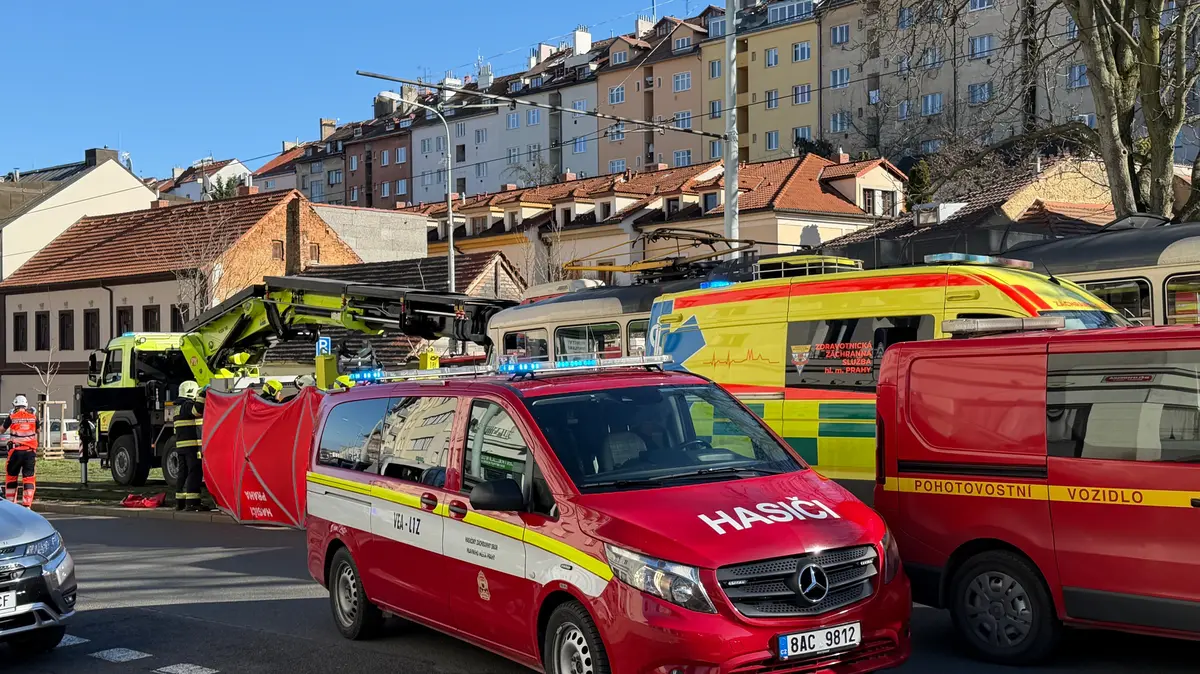 A girl was hit by a tram in Prague and died on the spot