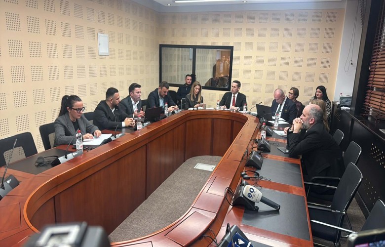 Kosovo, clashes in the Commission for Legislation, constitutional amendments for the election of the president by the people are approved