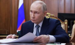 Putin stopped appearing in the Kremlin. Khamenei’s fate scares him