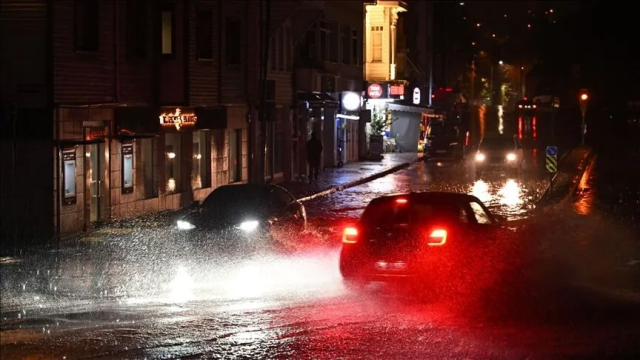 The Governorship and AKOM warned one after another: There will be showers and hail in Istanbul.