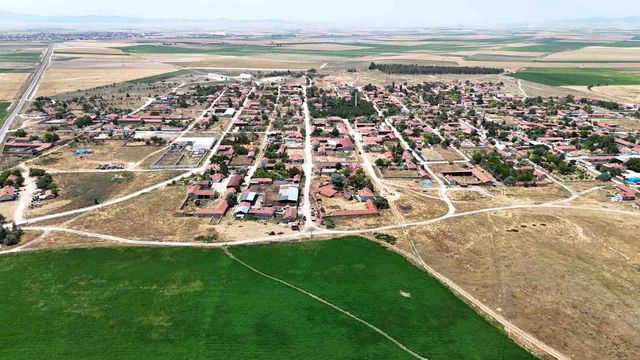 There are no dead ends in this village! It's like it was drawn with a ruler