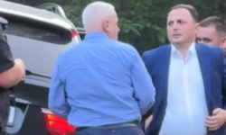 The Minister of the Interior of Kosovo and the director of Intelligence visit the place where a mass grave is suspected in Zubin Potok