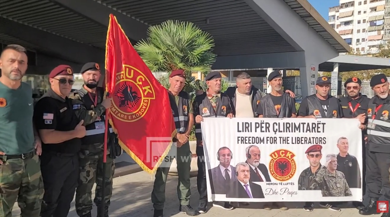 "Freedom for the liberators" dozens of ex-KLA fighters landed in the port of Durrës after the decision in The Hague