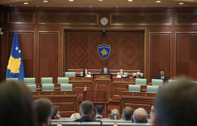 Kosovë/ Sot rifillon konstituimi i Kuvendit pas më shumë se një muaji bllokadë