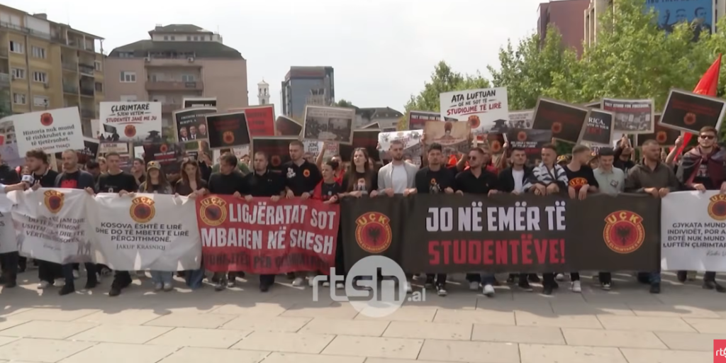 Students demand freedom for the liberators, young people join the protest against "The Hague"
