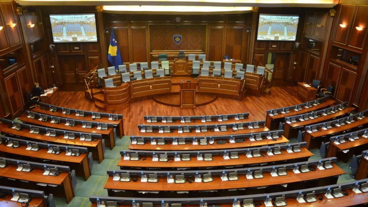 The Assembly of Kosovo is constituted, the vice presidents are elected. Kurti: We will vote for Vlora Çitak, whenever the PDK returns to the session