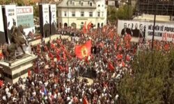 “We are waiting for the liberators at home”, citizens march in Pristina in support of the former leaders of the KLA