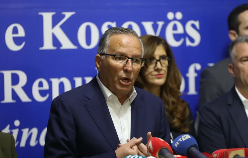 Kryetari i PDK-së, Hamza: Presidenti nuk mund të vendoset mbi ligjin dhe Kuvendin, vendi po shkon drejt zgjedhjeve të reja