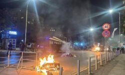 Clashes during the protest in Pristina, 12 injured, among them 6 officers and the grandson of Hashim Thaçi. 3 protesters are accompanied