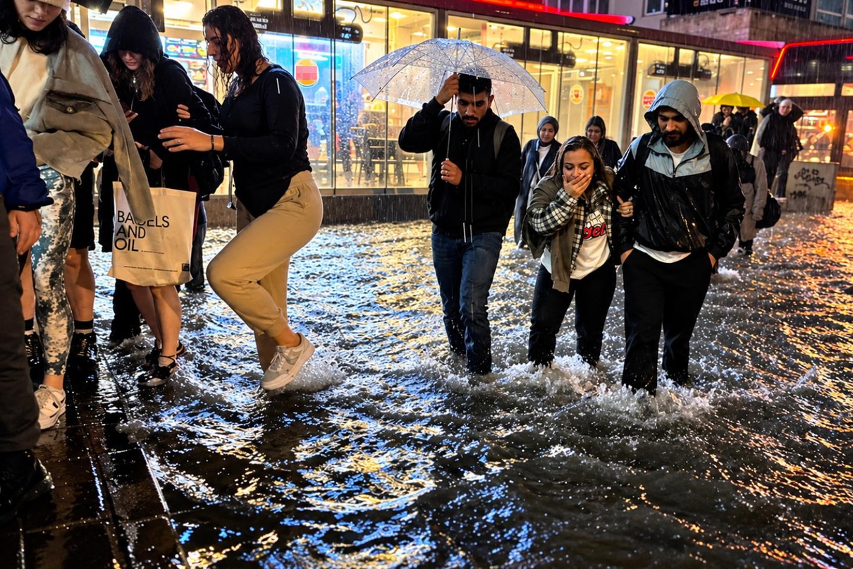 Flood warning for 3 provinces in Thrace: Heavy rain may reach Istanbul in the evening