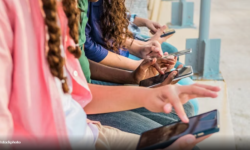 Greece bans social networks for children under 15, the law comes into force on January 1, 2027