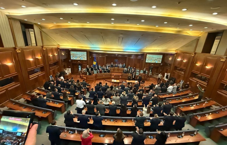 Justina Shiroka-Pula is elected president of Kosovo, she swears in front of the deputies: I will be the president of all citizens