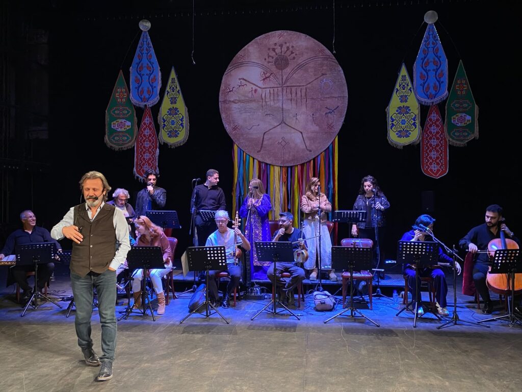 Ministry soloist Tüzün gives a concert with a repertoire from Central Asia to the Balkans