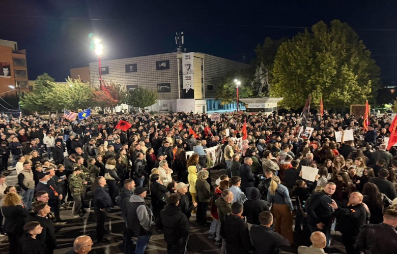 Kuvendi shqyrton nesër projektligjin për Gjykatën Speciale, Prishtina hyn në ditën e 19-të të protestës