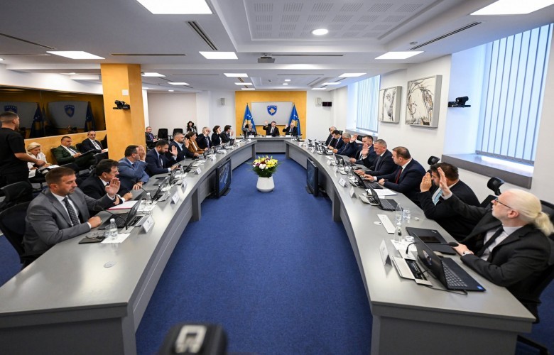 Qeveria e Kosovës miraton vendimin për nismën legjislative mbi Dhomat e Specializuara