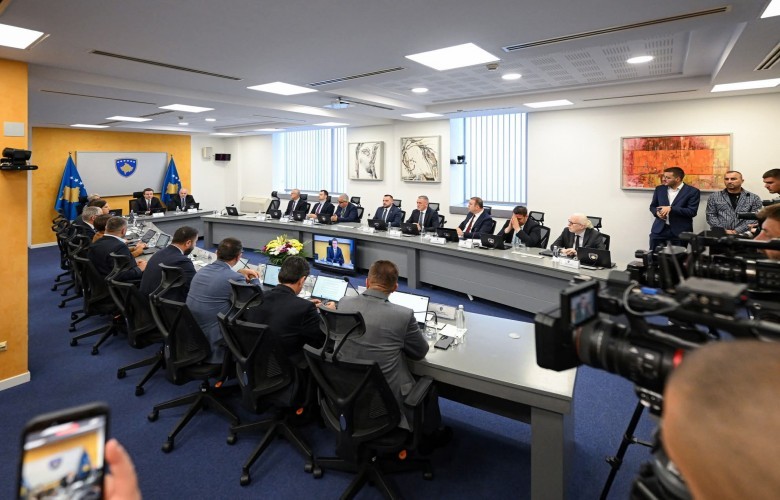 Mblidhet sot qeveria e Kosovës, në rend dite 10 pika