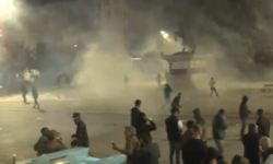 The situation escalates in Kosovo, the police use tear gas to disperse the protesters