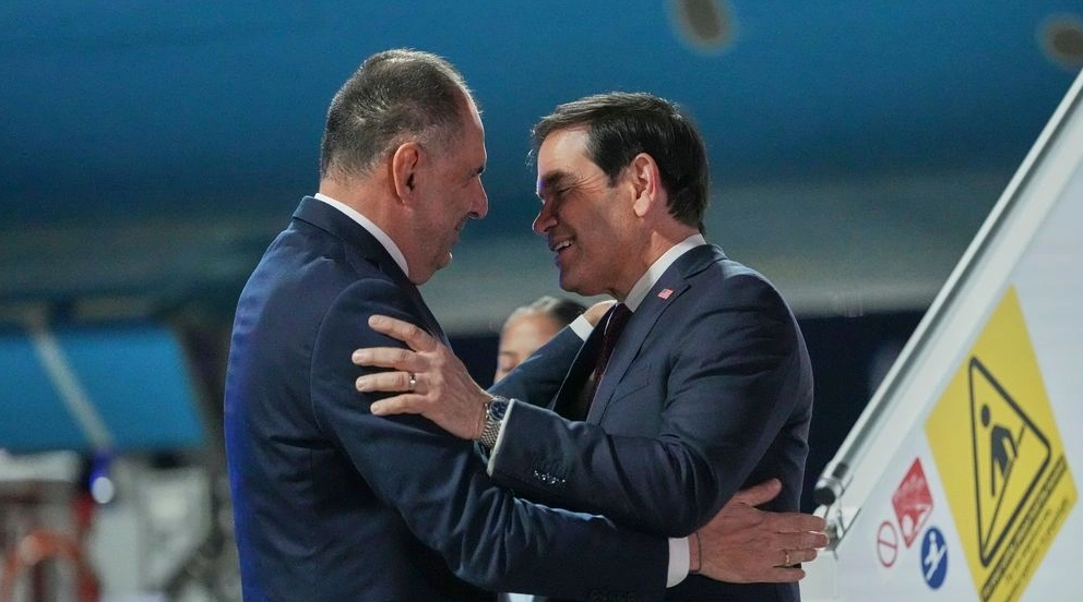 Sekretari i Shtetit i SHBA-së, Marco Rubio mbërrin në Athinë, në fokus Dialogu Strategjik dhe tri marrëveshje